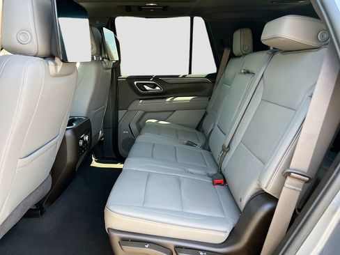 Used 2022 GMC Yukon SLT w/ SLT Premium Package AWD/4WD image 25