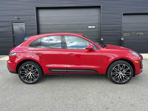 Certified 2026 Porsche Macan AWD/4WD image 11