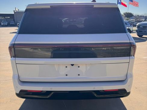 Used 2025 Lincoln Navigator Reserve w/ Jet Appearance Package image 7