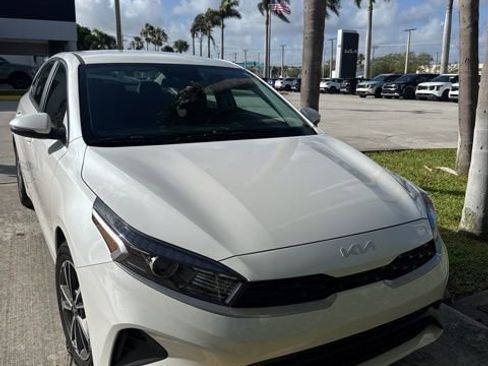 Certified 2023 Kia Forte LXS w/ LXS Technology Package image 3