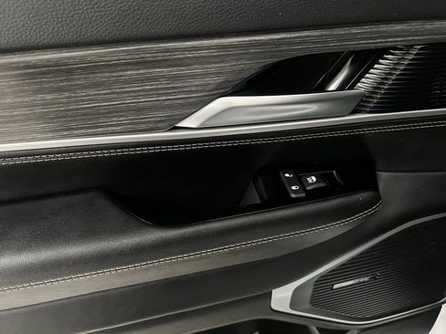 Used 2024 Jeep Wagoneer L Series II w/ Premium Group I image 51