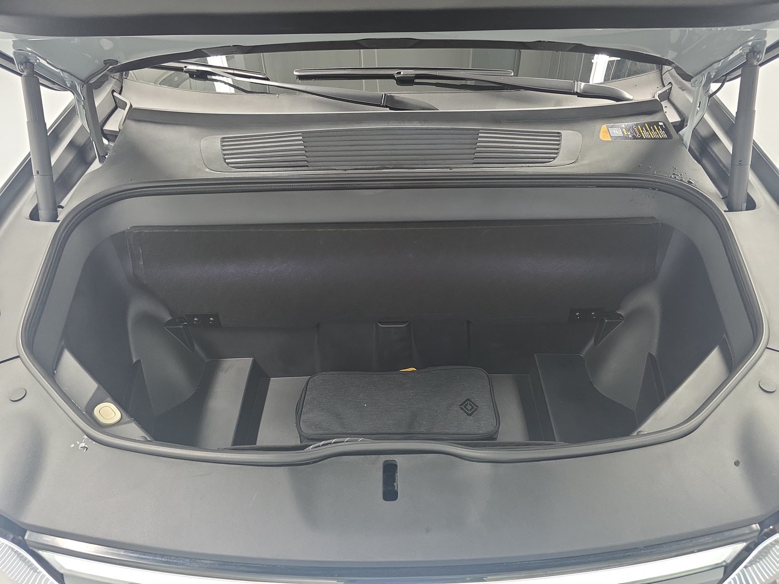 Used 2022 Rivian R1T Adventure AWD/4WD image 14