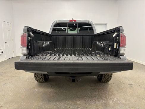 Used 2021 Toyota Tacoma TRD Sport image 13