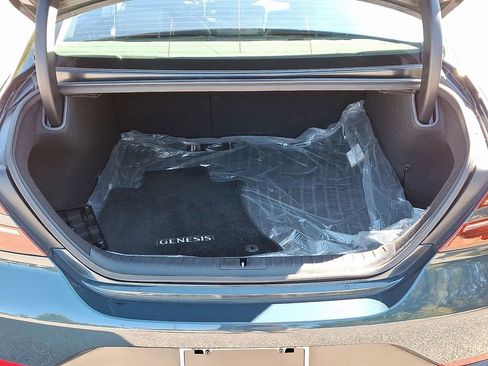 Used 2023 Genesis G70 2.0T image 32