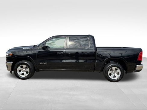 Used 2025 RAM 1500 Big Horn AWD/4WD image 2