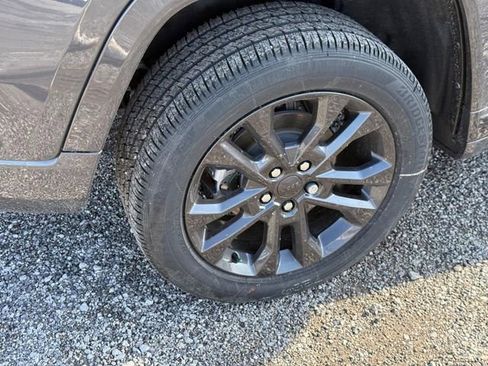 New 2026 Jeep Grand Cherokee Limited AWD/4WD image 4