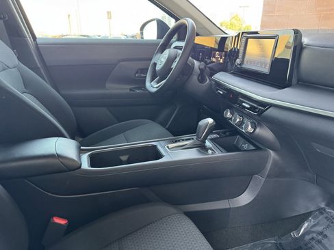 Used 2025 Nissan Kicks S image 38