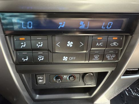 Used 2014 Toyota 4Runner Limited w/ Convenience Package AWD/4WD image 30