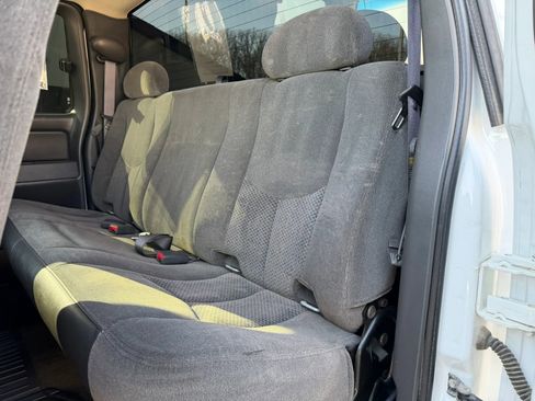 Used 2005 Chevrolet Silverado 2500 LS w/ Heavy-Duty Power Package image 36