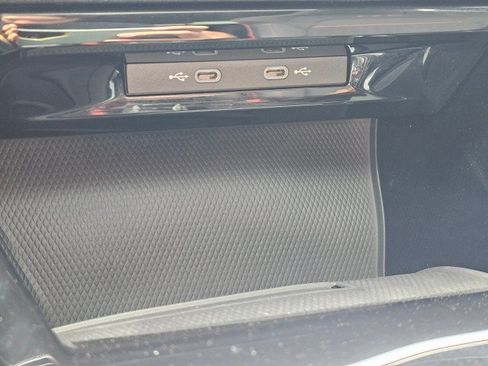 Certified 2025 Volkswagen GTI SE FWD image 33