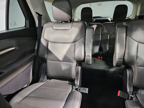 Used 2025 Ford Explorer Active w/ Active Comfort Package AWD/4WD image 12