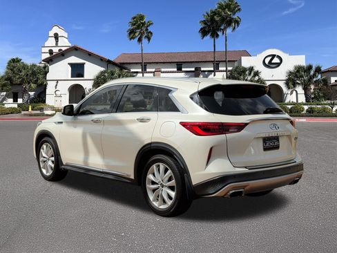Used 2019 INFINITI QX50 Essential w/ Premium Heat Package FWD image 4