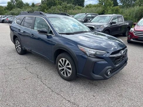 Used 2024 Subaru Outback Premium AWD/4WD image 2