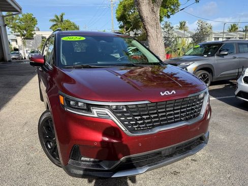 Used 2024 Kia Carnival SX Prestige FWD image 1
