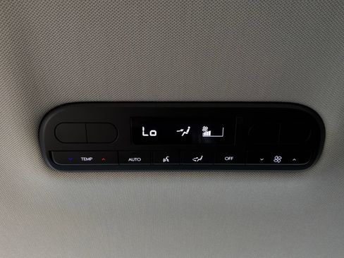 Used 2026 Hyundai Palisade SEL FWD image 17