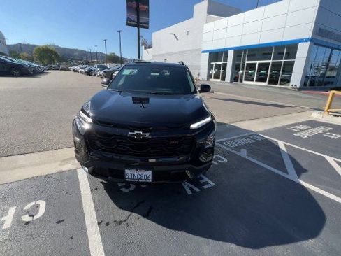 Used 2025 Chevrolet Equinox RS w/ Convenience Package III image 3
