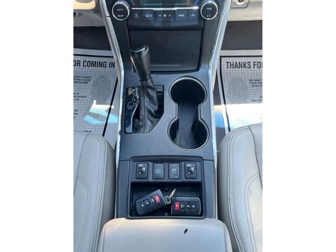 Used 2015 Toyota Camry XLE w/ Moonroof Package image 16