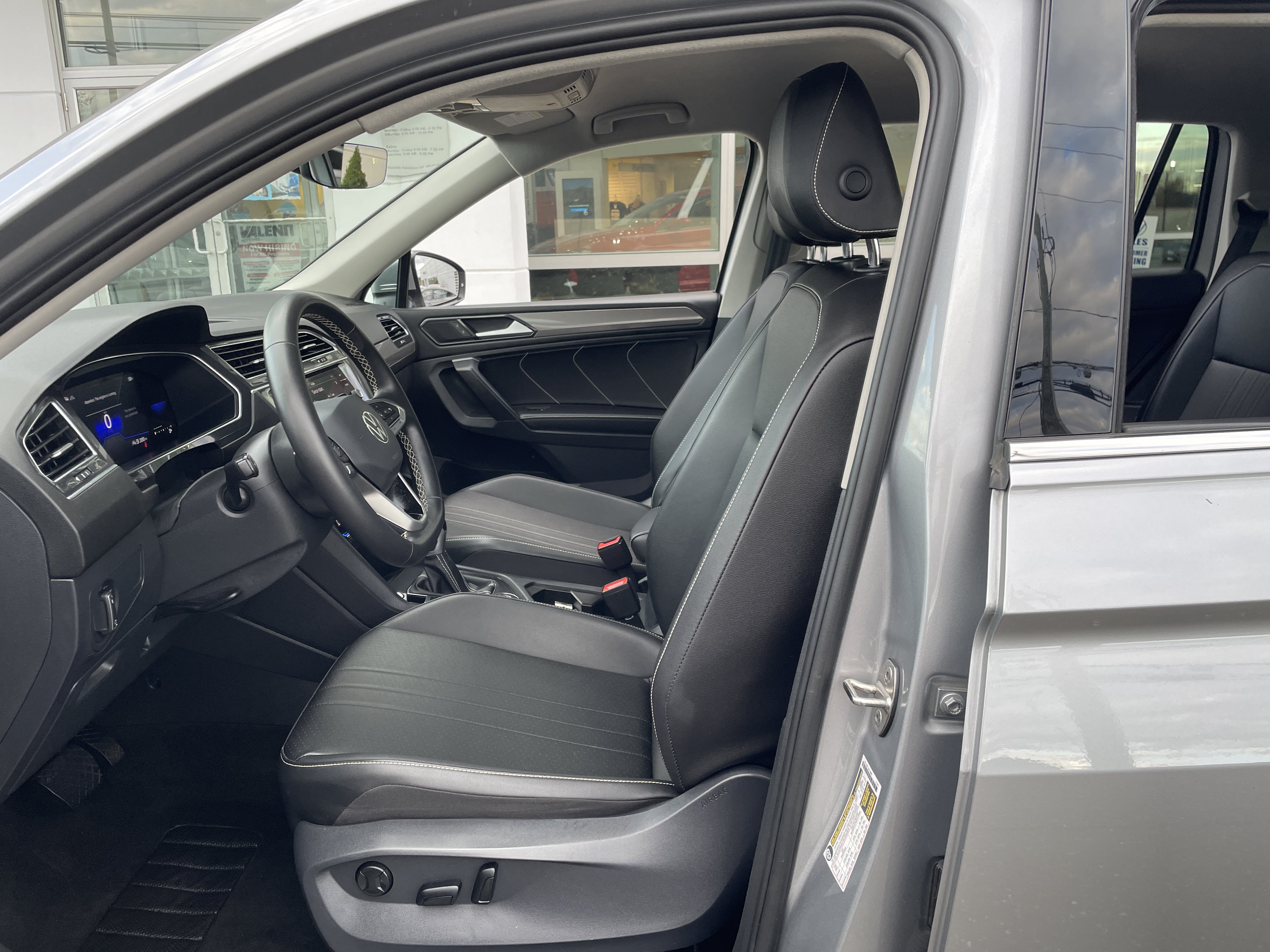 Certified 2022 Volkswagen Tiguan SE AWD/4WD image 7