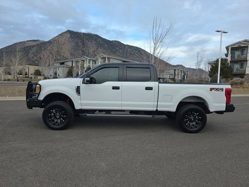 Used 2017 Ford F250 XLT w/ FX4 Off-Road Package image 6