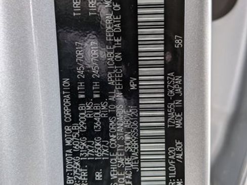 Certified 2025 Toyota 4Runner SR5 image 23