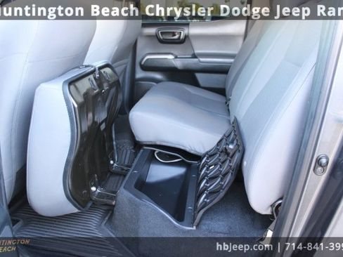 Used 2017 Toyota Tacoma SR5 image 40