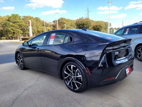 New 2026 Toyota Prius Plug-In Hybrid image 8