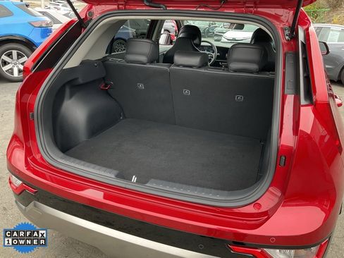 Used 2024 Kia Niro EX Touring image 8