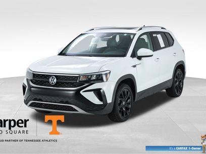 Used 2023 Volkswagen Taos SE w/ Panoramic Sunroof Package