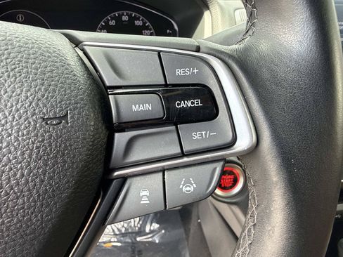 Used 2018 Honda Accord Sport image 31