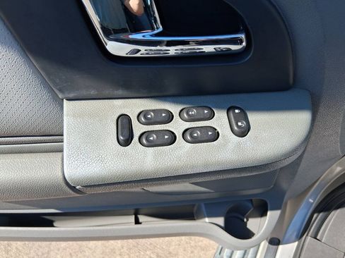 Used 2006 Ford Expedition XLT RWD image 23