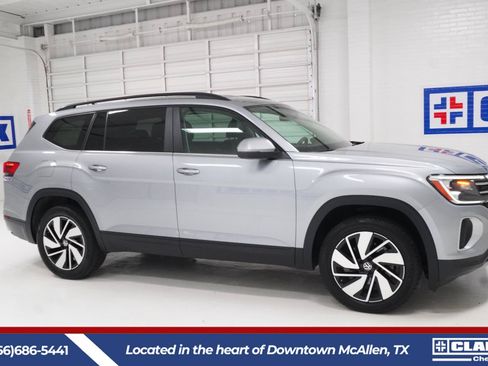 Used 2024 Volkswagen Atlas SE FWD image 4