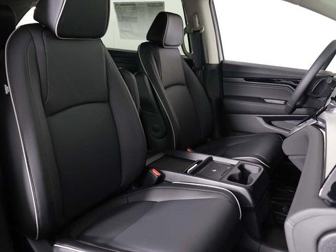 New 2026 Honda Odyssey Touring image 17