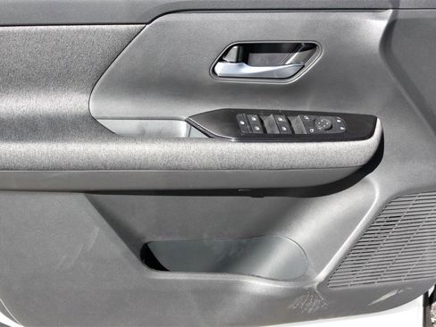 New 2025 Nissan Kicks SV w/ Interior Electronics Package image 7