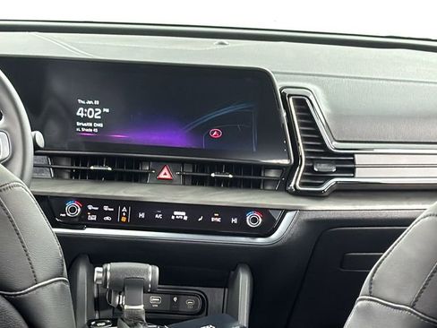 Used 2025 Kia Sportage X-Line image 16