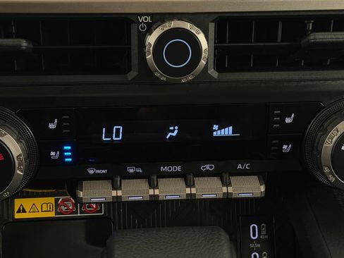 Used 2025 Toyota 4Runner TRD Off-Road Premium w/ Tow Technology Package AWD/4WD image 17