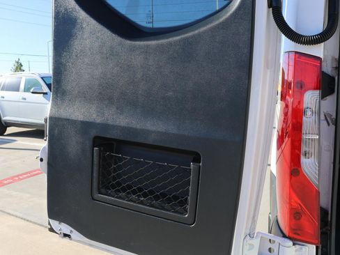 Used 2019 Mercedes-Benz Sprinter 2500 image 9