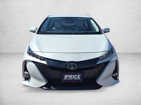Used 2021 Toyota Prius Prime Limited FWD image 2
