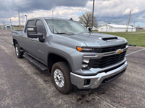 Used 2024 Chevrolet Silverado 2500 LT w/ Convenience Package AWD/4WD image 6