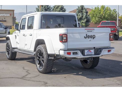 Used 2021 Jeep Gladiator Overland AWD/4WD image 5