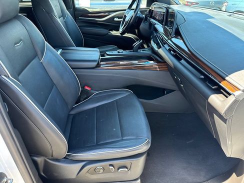 Used 2021 Cadillac Escalade Premium Luxury w/ Performance Package RWD image 17