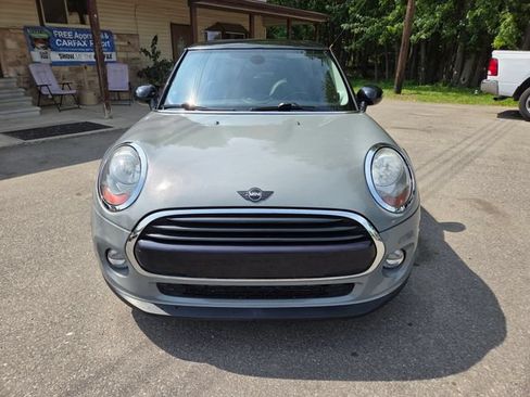 Used 2017 MINI Cooper 2-Door Hardtop FWD image 9