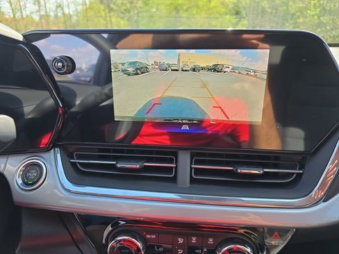 New 2026 Chevrolet Trax LT image 23