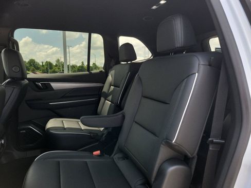 New 2027 Buick Enclave Preferred w/ Power Package AWD/4WD image 16