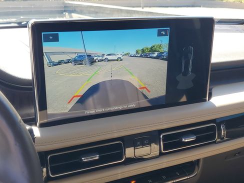 Certified 2022 Lincoln Nautilus Reserve w/ Luxury Package image 17