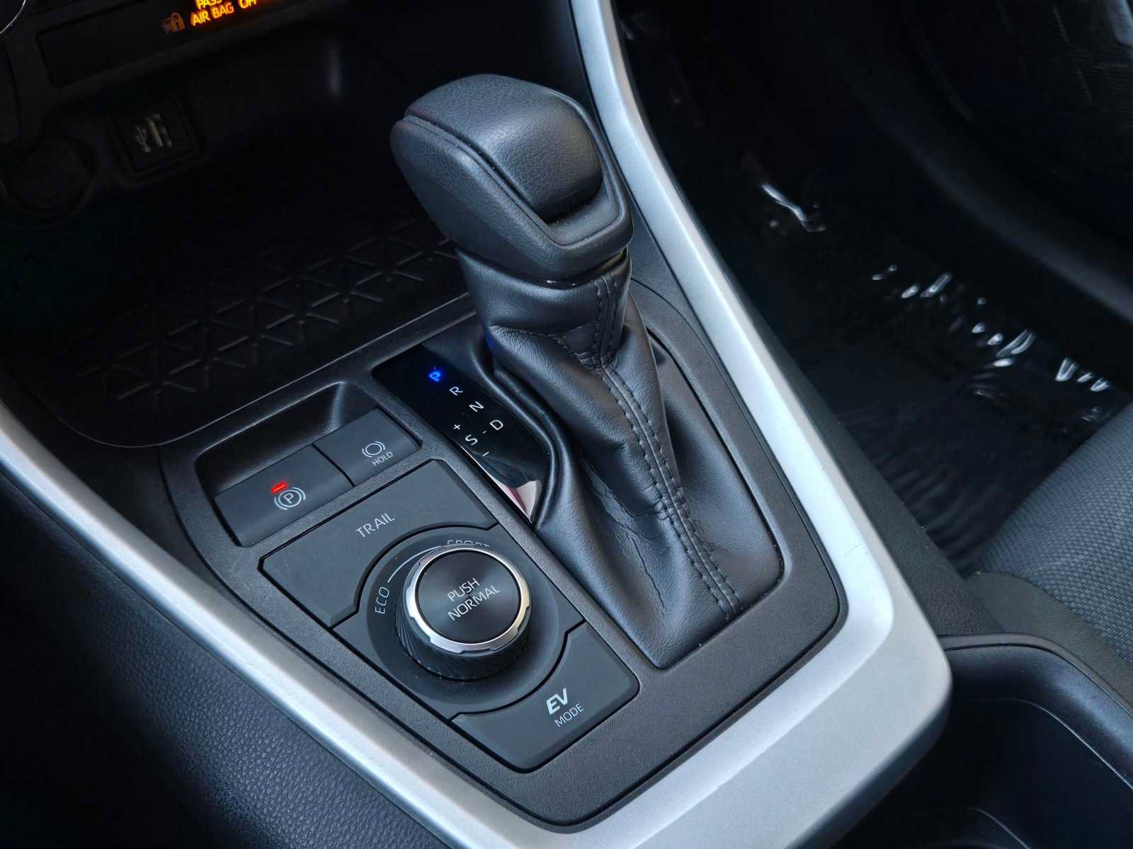 Certified 2025 Toyota RAV4 XLE AWD/4WD image 16