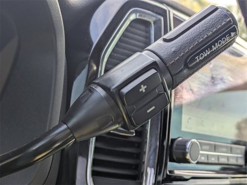 Used 2021 Nissan Titan Platinum Reserve image 28