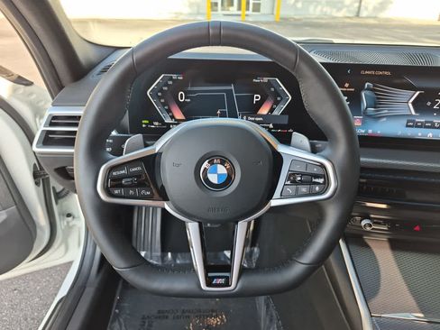 Used 2025 BMW 330i Sedan w/ M Sport Package RWD image 23