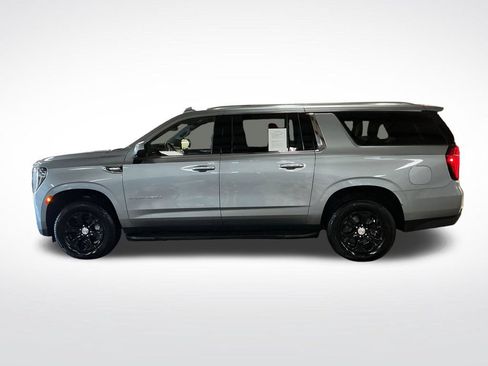 Used 2023 GMC Yukon XL SLE AWD/4WD image 2