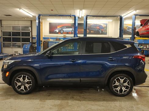 Used 2021 Kia Seltos EX image 27