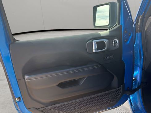 Used 2020 Jeep Gladiator Overland image 15